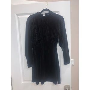 ZARA || Black Flowy Dress